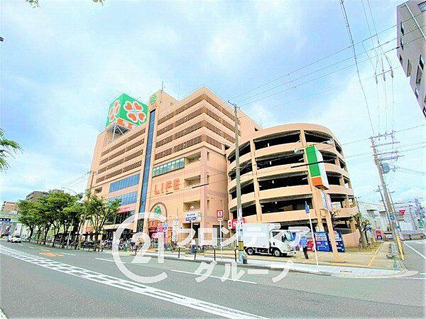 ライフ今里店 徒歩6分。 430m