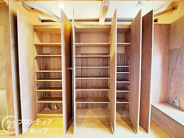 住まい選びは、価格や立地だけでなく、将来の暮らし方まで含めて考えることが大切です。今の段階で気になっていることを、まずスタッフに話してみてください