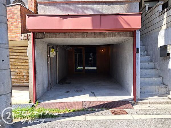 写真だけではわからない採光・広さ・周辺環境の実感は、実際に足を運んでみることが一番です。ご見学はいつでもご予約いただけます