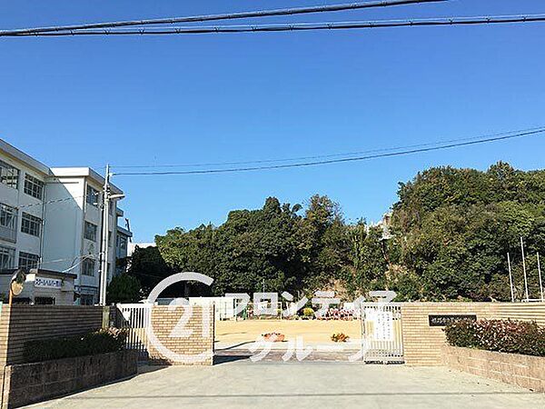 東大阪市立荒川小学校 徒歩4分。 300m
