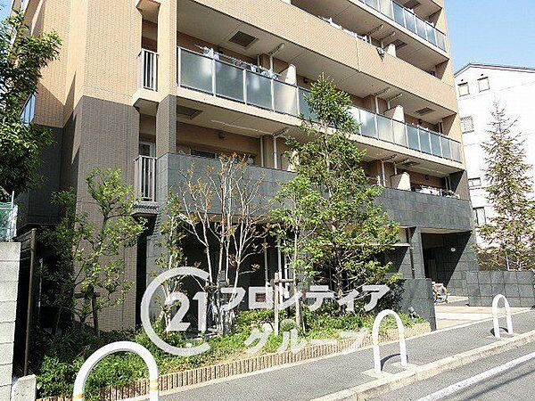 写真だけではわからない採光・広さ・周辺環境の実感は、実際に足を運んでみることが一番です。ご見学はいつでもご予約いただけます