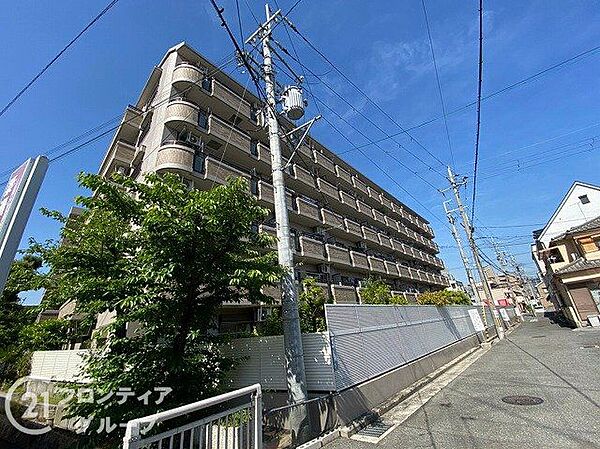 「いつかは」と思っていた住まい探しも、具体的に動き出すと意外とスムーズに進むものです。まずは気軽にご相談いただけます