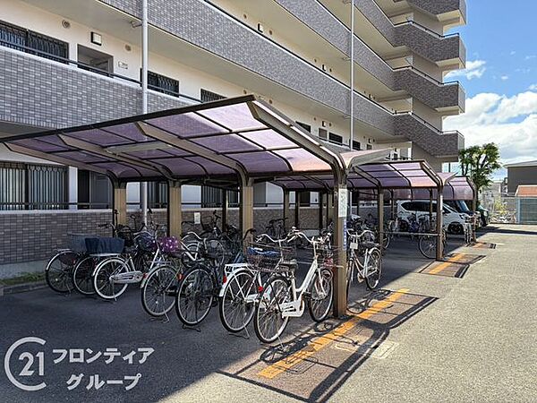 写真だけではわからない採光・広さ・周辺環境の実感は、実際に足を運んでみることが一番です。ご見学はいつでもご予約いただけます