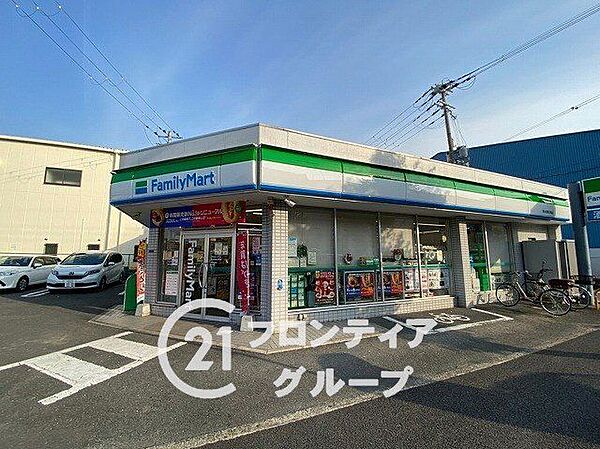 ファミリーマート東大阪新庄南店 徒歩6分。 450m