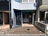 駐車場：安全性を重視した駐車場で、安心して車を停められる環境です