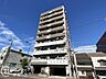 外観：洗練されたモダンなデザインの外観がスタイリッシュで魅力的な印象を与えます。住む人のセンスを引き立て、周囲の景観と調和しながら、毎日の生活に豊かな彩りを加えます。落ち着いた雰囲気で心地よさも感じます。