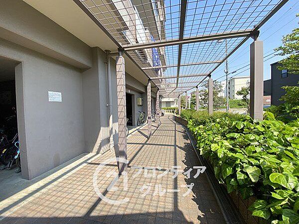 写真だけではわからない採光・広さ・周辺環境の実感は、実際に足を運んでみることが一番です。ご見学はいつでもご予約いただけます