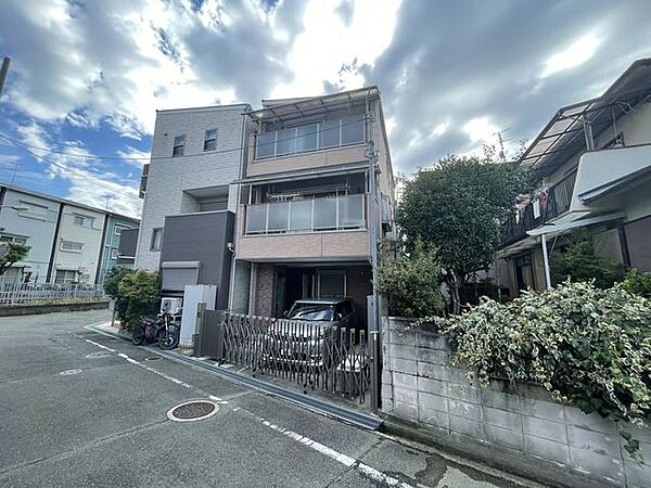 周辺には買い物施設や公共施設など便利な施設が充実しており利便性の良い環境です！