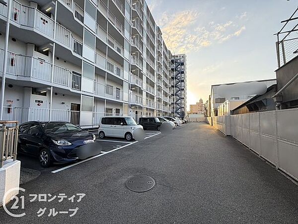 はじめてのご相談でも、経験豊富なスタッフが丁寧にお話を伺います。住まいのことで気になることがあれば、いつでもお声がけください