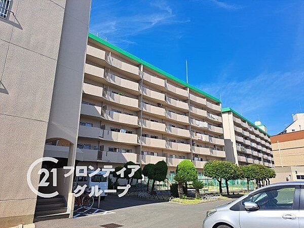 写真だけではわからない採光・広さ・周辺環境の実感は、実際に足を運んでみることが一番です。ご見学はいつでもご予約いただけます