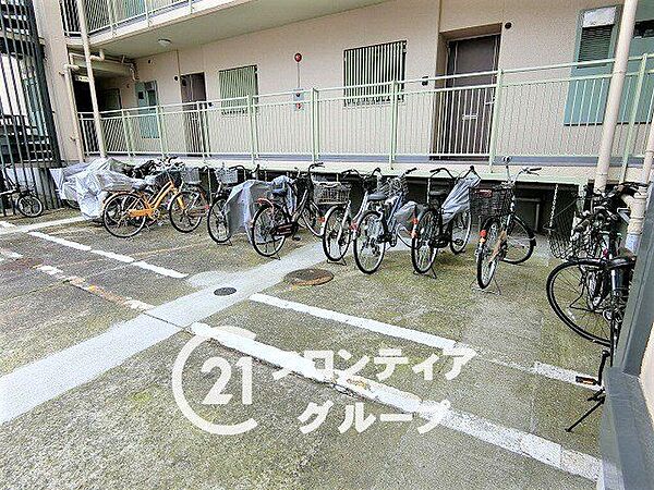 住まい選びは、価格や立地だけでなく、将来の暮らし方まで含めて考えることが大切です。今の段階で気になっていることを、まずスタッフに話してみてください