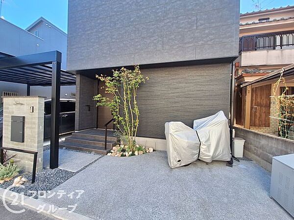 住まい選びは、価格や立地だけでなく、将来の暮らし方まで含めて考えることが大切です。今の段階で気になっていることを、まずスタッフに話してみてください