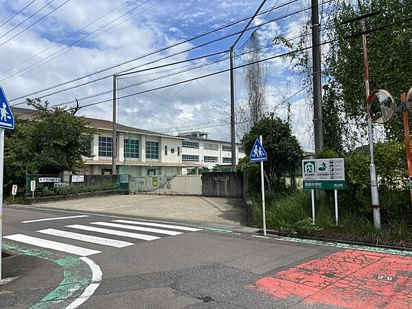 犬山市南部中学校まで851ｍ
