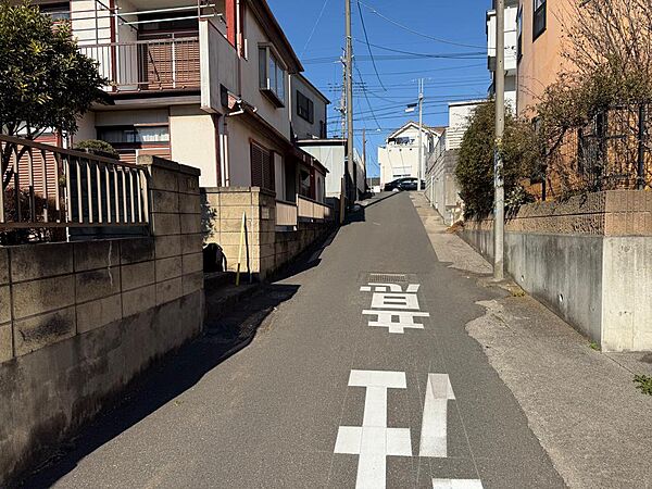 東道路です！！