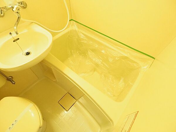 画像6:清潔感のあるお風呂ですね。