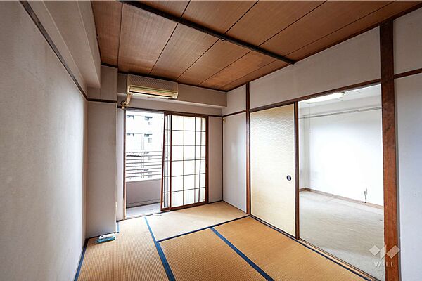 東側和室6.0帖。LDKと続き間になっており、ライフスタイルに合わせて空間を使い分けられる間取りです。［2026年5月22日撮影］