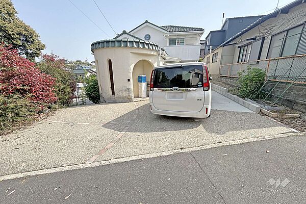 物件の駐車スペース［2025年4月19日撮影］