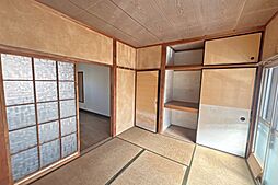 収納充実の落ち着く和室