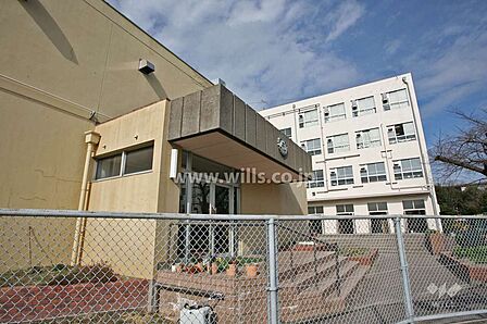 千鳥丘中学校[公立]の外観