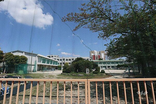 西築地小学校[公立]の外観