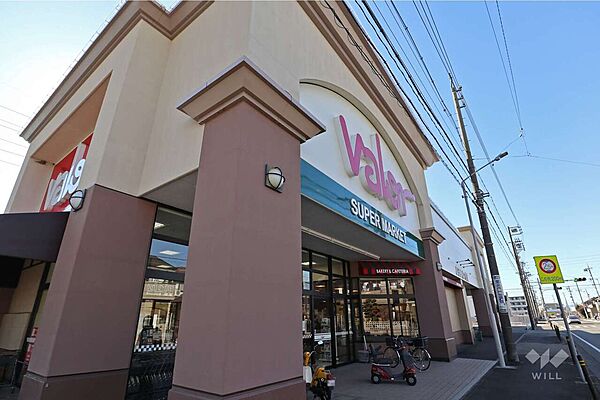 バロー(港栄店)の外観