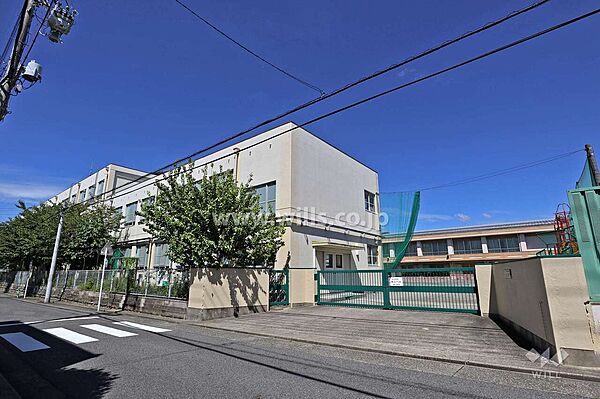 高田小学校[公立]の外観