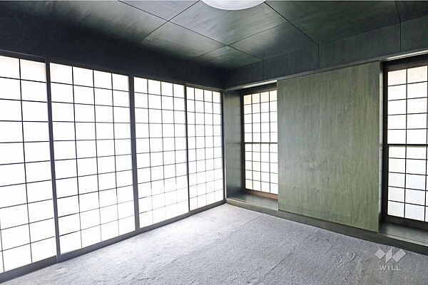 1階南側和室［2026年7月9日撮影］8帖越えの和室です。庭に繋がっています。