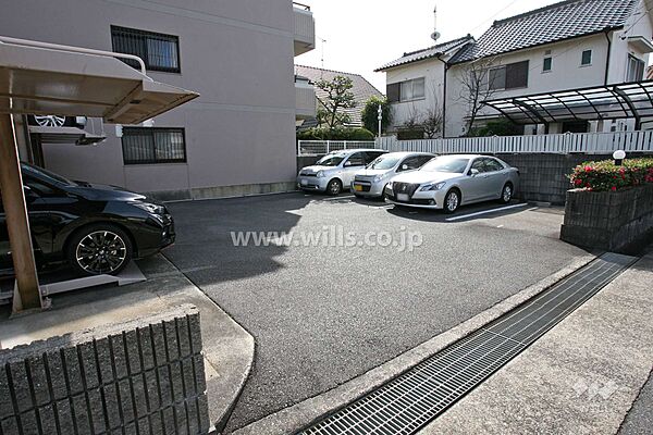 敷地内駐車場（屋外平面式）