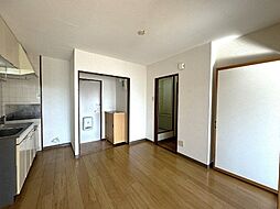 エルディム堰西 201 2階2DKのリビング/ダイニング