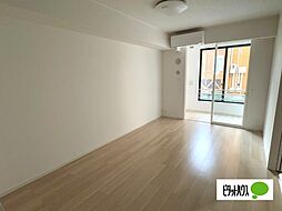 メゾン　シュクレ 102 1階1LDKのリビング/ダイニング