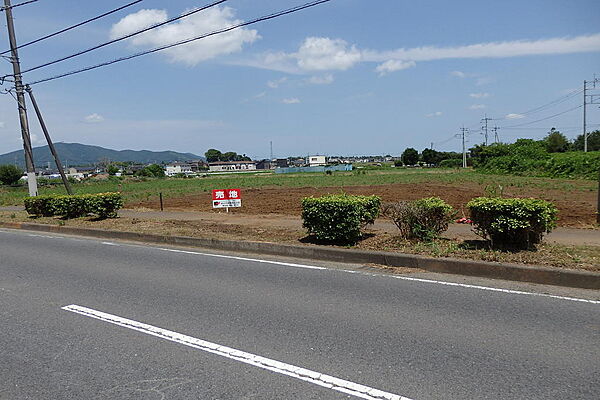 学園西大通り（国道408号線沿い）つくば市の売地115坪です。