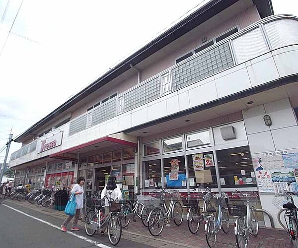 フレスコ 嵯峨店まで132m 京福鹿王院駅の北側にございます。