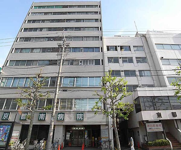 京都南病院まで1525m 西大路七条の交差点を東に入って頂いた七条通り沿いにあります。