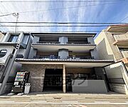 二条城前駅より徒歩8分 3階 築2年11ヶ月の賃貸物件