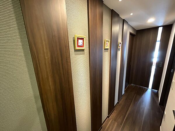 新築時にオプションで絵画を飾っています！
