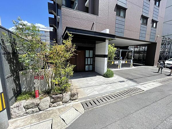 マンションの入り口です！