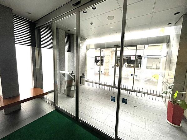 オートロック付きのエントランスです♪