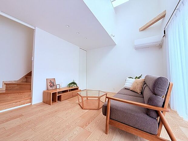 ◇家族でくつろげる広々明るいリビング♪