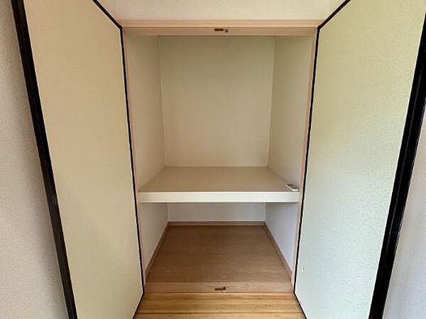 押入れや床下収納、ユーティリティ等収納充実の4LDKです！