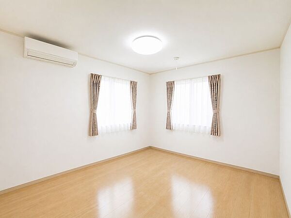 二面採光の洋室です！寝室にぴったりですね♪
