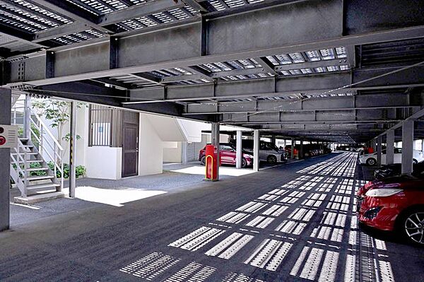 敷地内駐車場空きございます！敷地内のため移動もスムーズ♪