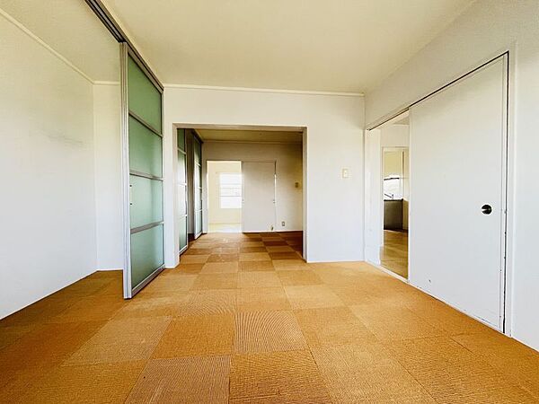 可動間仕切りで間取りのアレンジが自在！明るく開放的な居住空間です♪