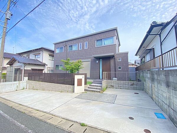 間口にゆとりがあり、入出庫もスムーズで使いやすい駐車スペースです♪