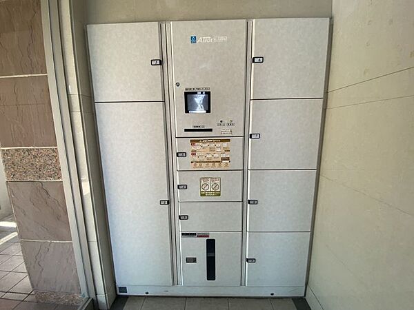 宅配BOX付き！不在時の荷物の受取りに大変便利です◎