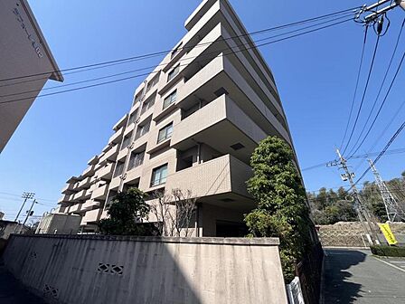 アーティックス春日公園の外観
