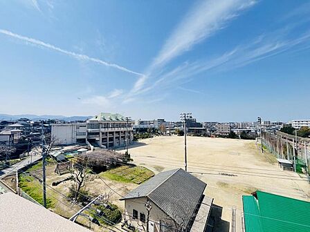 バルコニーから見る景色は清々しいほど綺麗です！