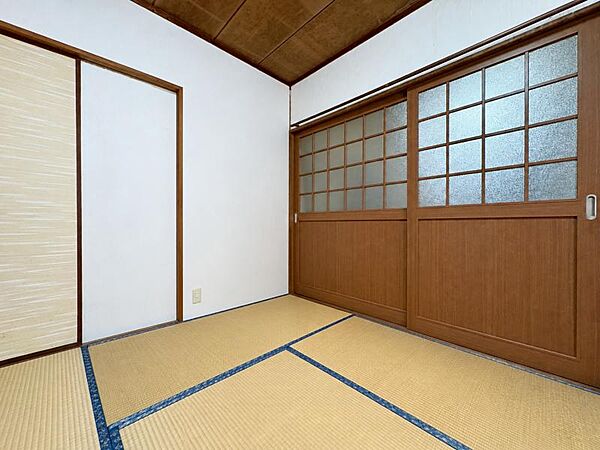 あると嬉しい和室！お子さまのお昼寝やちょっとしたくつろぎスペースに！収納も付いて便利です！※一部CG加工により残置物を除去しています。