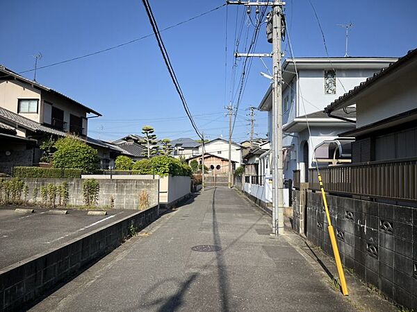 北側公道幅員約4.6ｍ、間口約6.8ｍ。
