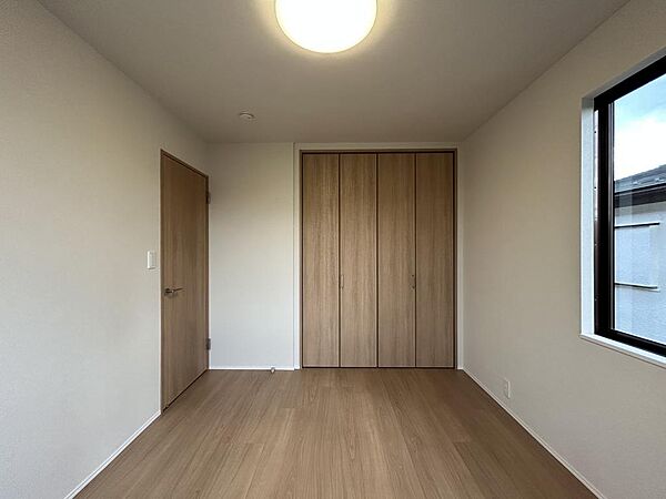 全室収納付き。子供部屋や寝室などにお使いいただける洋室は４部屋あります。