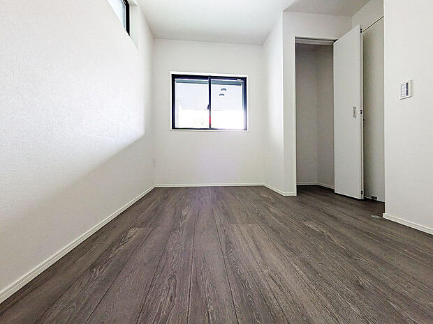 １階4.7帖の洋室